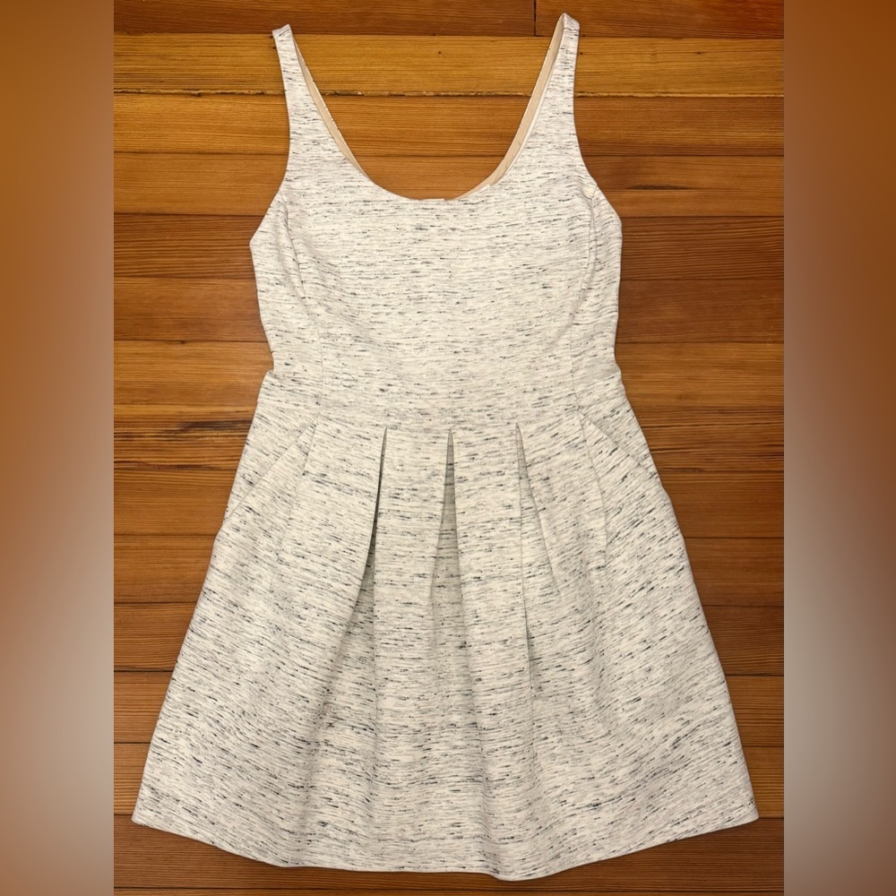 Aritzia Wilfred Pompe Sleeveless Mini Dress With Pockets Oatmeal Sz 6